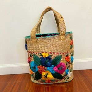 Fun vintage embroidered woven beach bag